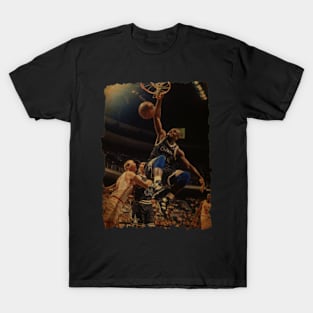 Dunk Iconic Shaquille O'Neal Vintage #2 T-Shirt